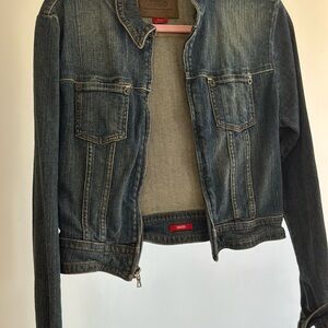 Denim GUESS Jean Jacket - Early 2000’s.